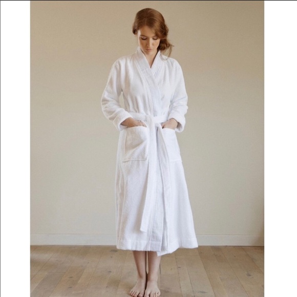 Airbnb, VRBO Vacation Rental Luxury Home Rentals!! 4 White Pure Fiber Robes - Picture 2 of 2